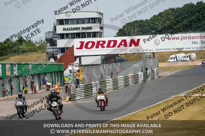 Vintage motorcycle club;eventdigitalimages;mallory park;mallory park trackday photographs;no limits trackdays;peter wileman photography;trackday digital images;trackday photos;vmcc festival 1000 bikes photographs